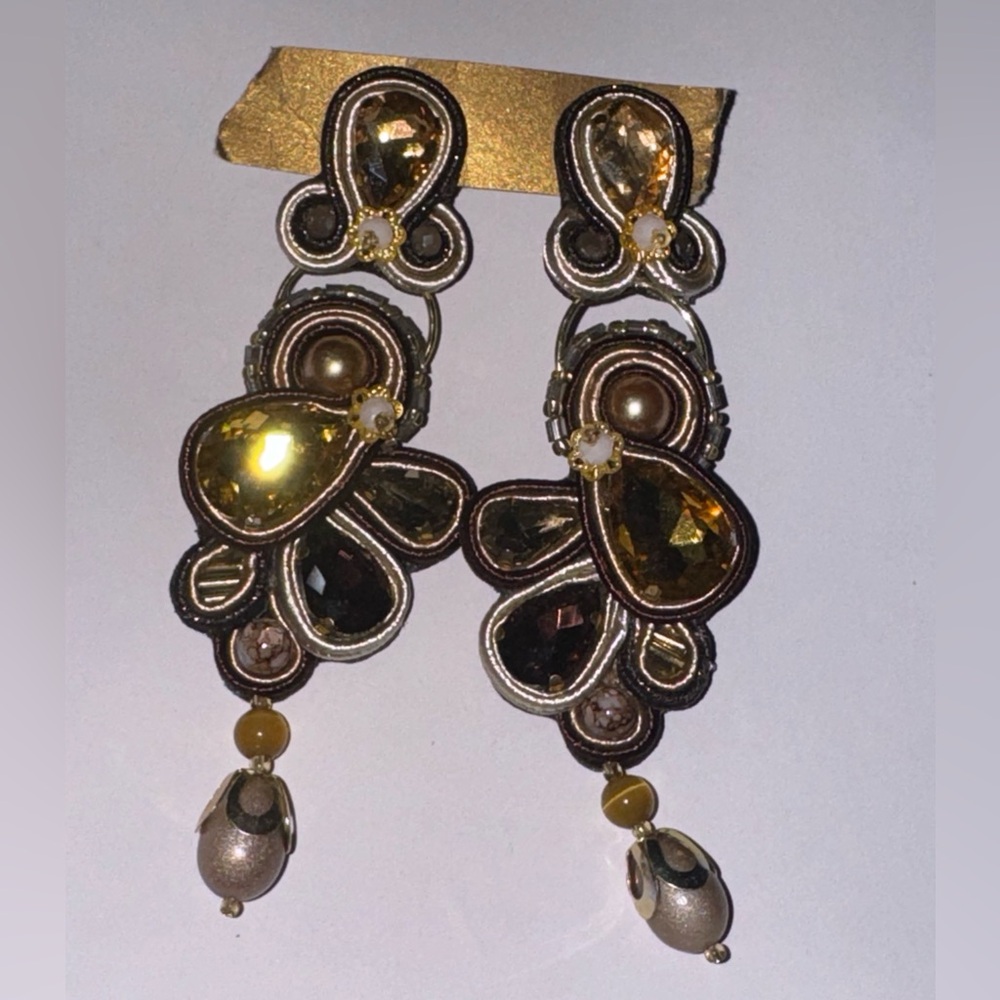Elegant Gold and Brown Earrings